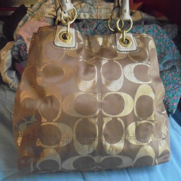 Coach Satchel - Picture 5 of 11